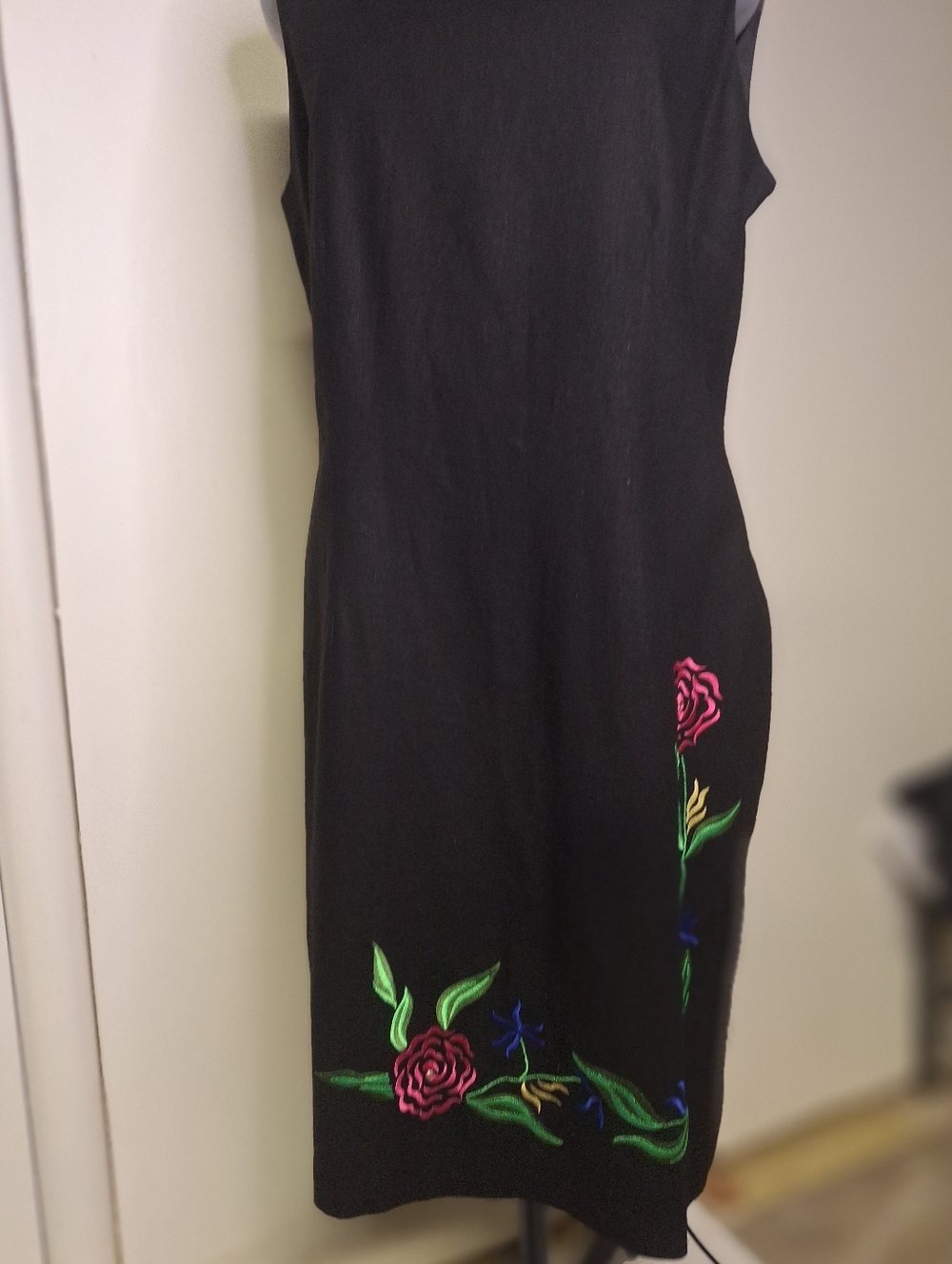 John Roberts Sleeveless Black Midi Dress with Pink Rose Embroidery Size 12